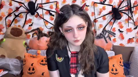 Snapshot of _devilbaby chatting on 10-09-25, 05:33 Kate online show from 10-09-25, 05:33