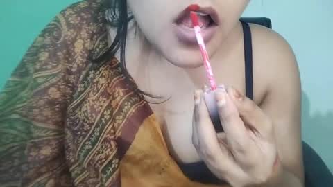 _dreamgirl_0 online show from 04-06-26, 10:05