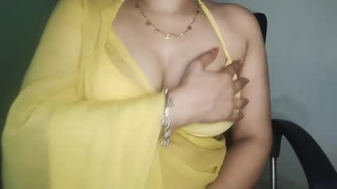 _dreamgirl_0 online show from 04-20-26, 03:09