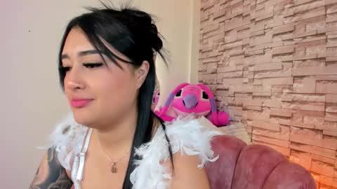 Snapshot of _elarossie_ chatting on 11-21-25, 05:28 Ela online show from 11-21-25, 05:28