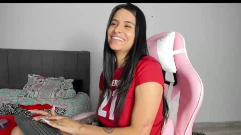 Snapshot of _elektrah chatting on 02-18-25, 04:26 _elektrah online show from 02-18-25, 04:26