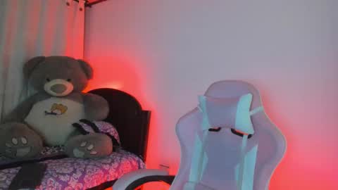 Snapshot of _elektrah chatting on 09-16-25, 01:28 _elektrah online show from 09-16-25, 01:28