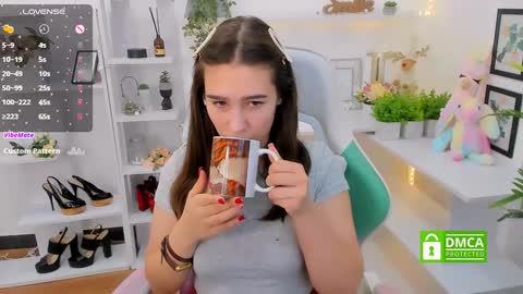 Snapshot of _eliizabeth__ chatting on 12-08-24, 02:28 Lizzy online show from 12-08-24, 02:28