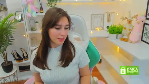 Snapshot of _eliizabeth__ chatting on 12-20-24, 12:52 Lizzy online show from 12-20-24, 12:52