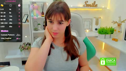 Snapshot of _eliizabeth__ chatting on 02-02-25, 10:17 Lizzy online show from 02-02-25, 10:17