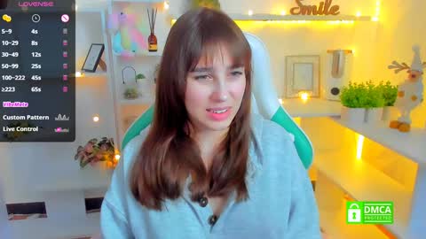 Snapshot of _eliizabeth__ chatting on 02-07-25, 10:09 Lizzy online show from 02-07-25, 10:09