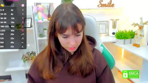 Snapshot of _eliizabeth__ chatting on 02-09-25, 09:17 Lizzy online show from 02-09-25, 09:17
