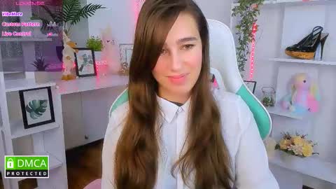 Snapshot of _eliizabeth__ chatting on 10-18-25, 09:37 Lizzy online show from 10-18-25, 09:37
