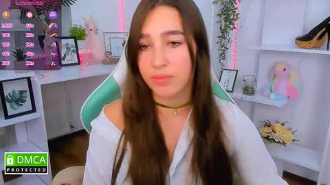 Snapshot of _eliizabeth__ chatting on 10-25-25, 10:15 Lizzy online show from 10-25-25, 10:15