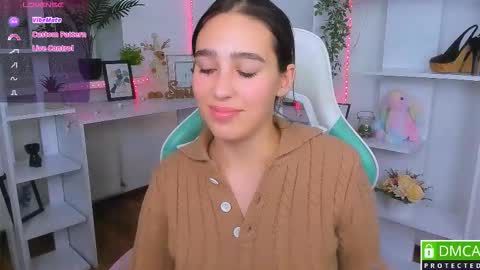 Snapshot of _eliizabeth__ chatting on 11-05-25, 09:48 Lizzy online show from 11-05-25, 09:48