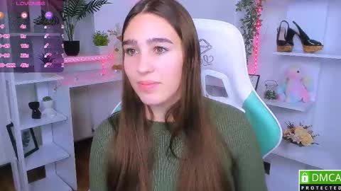 Snapshot of _eliizabeth__ chatting on 11-08-25, 10:52 Lizzy online show from 11-08-25, 10:52