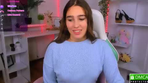 Snapshot of _eliizabeth__ chatting on 11-10-25, 10:42 Lizzy online show from 11-10-25, 10:42