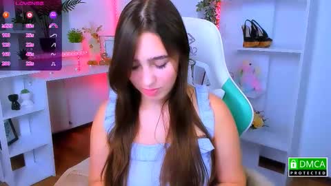 Snapshot of _eliizabeth__ chatting on 11-15-25, 11:21 Lizzy online show from 11-15-25, 11:21