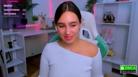 Snapshot of _eliizabeth__ chatting on 11-26-25, 09:27 Lizzy online show from 11-26-25, 09:27