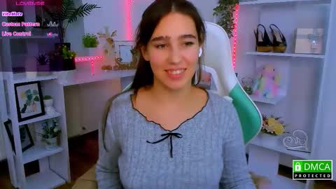 Snapshot of _eliizabeth__ chatting on 12-02-25, 10:38 Lizzy online show from 12-02-25, 10:38