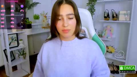 Snapshot of _eliizabeth__ chatting on 12-14-25, 09:52 Lizzy online show from 12-14-25, 09:52