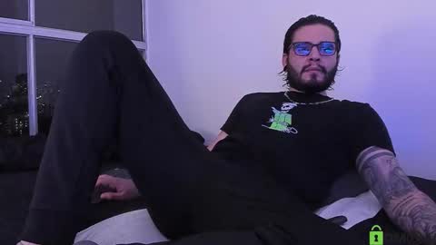 Snapshot of _elon_coxx_ chatting on 11-08-25, 01:50 - online show from 11-08-25, 01:50