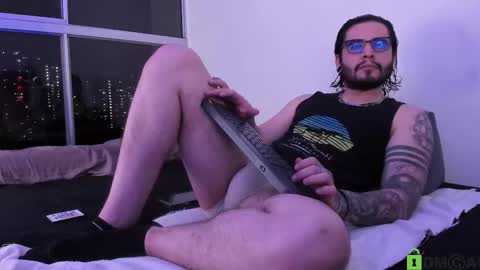 Snapshot of _elon_coxx_ chatting on 02-17-26, 01:13 - online show from 02-17-26, 01:13