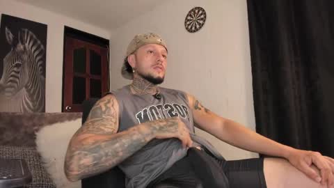 Snapshot of _emilio_escobar chatting on 05-26-26, 09:49 Emilio online show from 05-26-26, 09:49