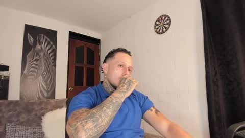 Snapshot of _emilio_escobar chatting on 06-02-26, 09:33 Emilio online show from 06-02-26, 09:33