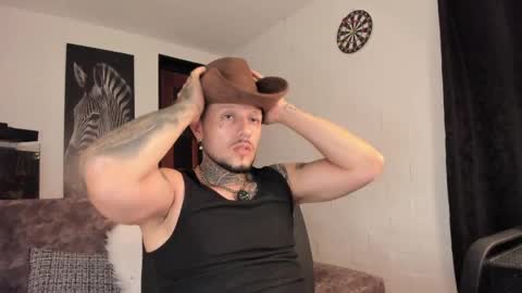 Snapshot of _emilio_escobar chatting on 06-04-26, 09:59 Emilio online show from 06-04-26, 09:59