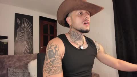 Snapshot of _emilio_escobar chatting on 06-06-26, 09:25 Emilio online show from 06-06-26, 09:25