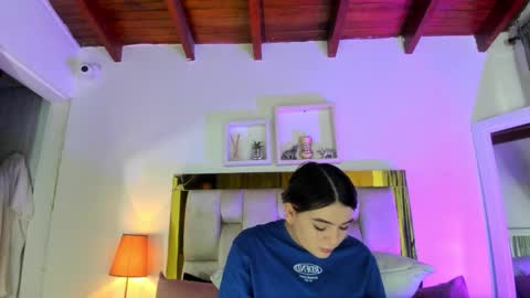 Isabella online show from 12-15-25, 12:09