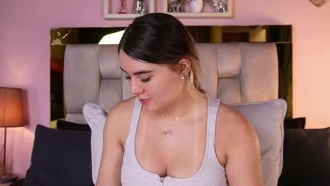 Snapshot of _emily_r chatting on 05-16-26, 12:04 Isabella online show from 05-16-26, 12:04