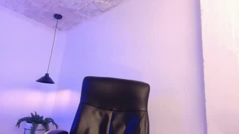 Snapshot of _emilywalker1 chatting on 12-30-24, 03:24 Emily walker online show from 12-30-24, 03:24