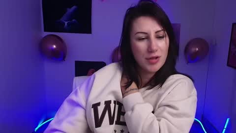 Emma online show from 02-12-25, 04:22