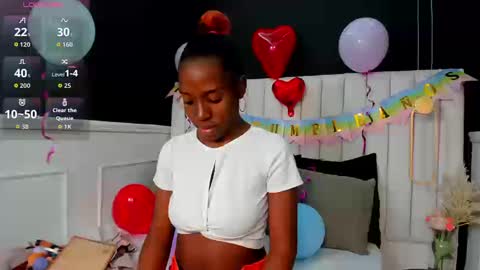 Snapshot of _emma_willliams_ chatting on 09-23-25, 01:58 Emma online show from 09-23-25, 01:58