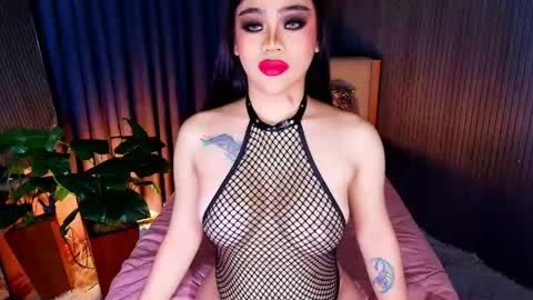 Snapshot of _empressvalerie_ chatting on 06-03-26, 09:45 _empressvalerie_ online show from 06-03-26, 09:45