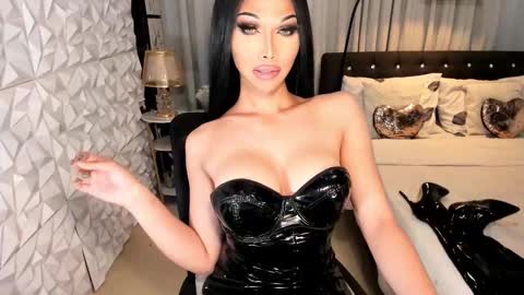 Snapshot of _enchantress_samira_ chatting on 02-16-25, 05:48 GODDESS SAMIRA online show from 02-16-25, 05:48