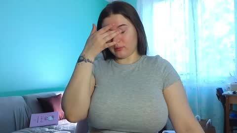 Snapshot of _enni__ chatting on 05-08-26, 02:11 Sam online show from 05-08-26, 02:11