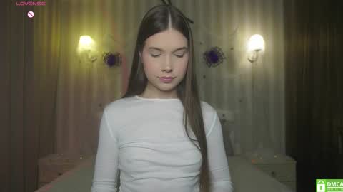 Snapshot of _eva_lee chatting on 11-06-25, 07:59 Alice online show from 11-06-25, 07:59