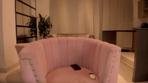 Eva online show from 12-18-25, 01:33