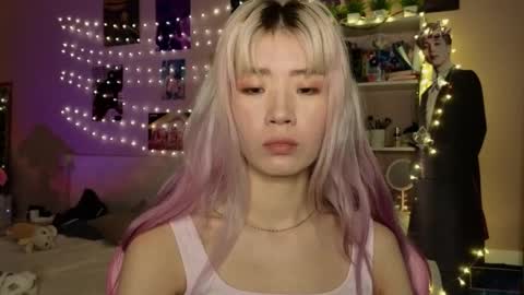 Snapshot of _eve____ chatting on 02-10-26, 01:21 EveEva online show from 02-10-26, 01:21