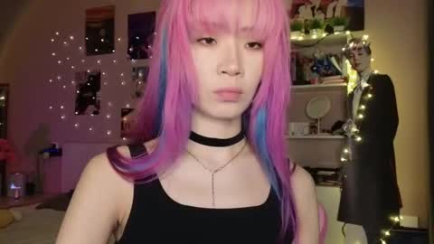 Snapshot of _eve____ chatting on 02-23-26, 03:04 EveEva online show from 02-23-26, 03:04