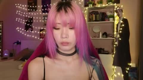 Snapshot of _eve____ chatting on 03-01-26, 03:30 EveEva online show from 03-01-26, 03:30