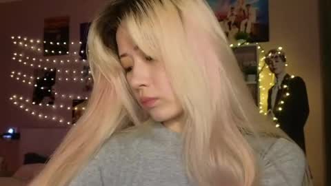 Snapshot of _eve____ chatting on 05-07-26, 02:28 EveEva online show from 05-07-26, 02:28
