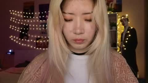 Snapshot of _eve____ chatting on 05-12-26, 03:58 EveEva online show from 05-12-26, 03:58