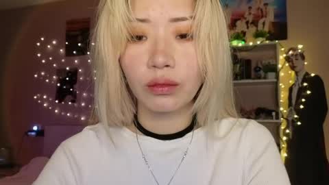 Snapshot of _eve____ chatting on 05-17-26, 03:26 EveEva online show from 05-17-26, 03:26