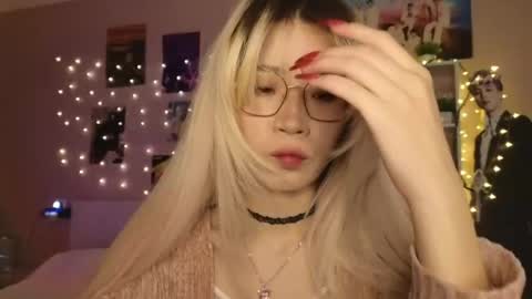 Snapshot of _eve____ chatting on 05-24-26, 03:44 EveEva online show from 05-24-26, 03:44