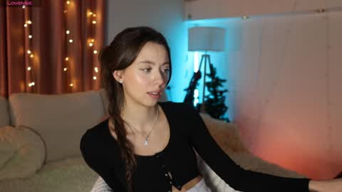 Snapshot of _fluffybunny_ chatting on 01-10-25, 11:11 Goldy Grace online show from 01-10-25, 11:11