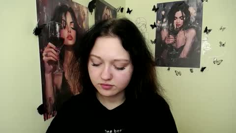 Snapshot of _foxy_lady chatting on 09-16-25, 06:03 Alice online show from 09-16-25, 06:03