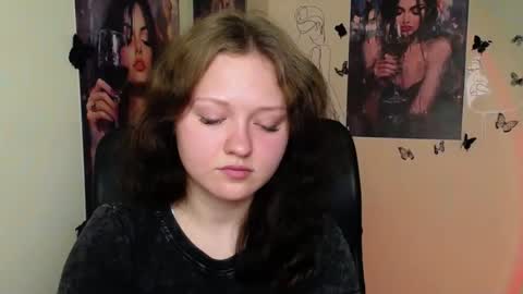 Snapshot of _foxy_lady chatting on 07-15-26, 05:56 Alice online show from 07-15-26, 05:56