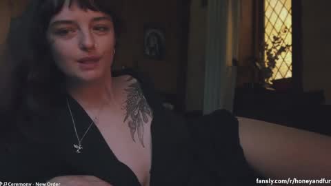 Jacqui  Queen goddess motorcycle mozzarella Jaq  next livestream see bio online show from 05-03-26, 11:11