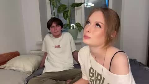 Kaithie and Jessie online show from 06-16-26, 06:43