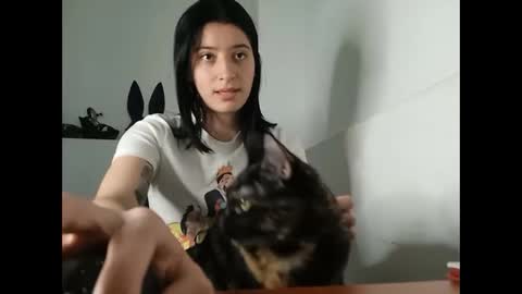 Snapshot of _genesid_dixton chatting on 02-06-25, 12:22 Mia-foster online show from 02-06-25, 12:22