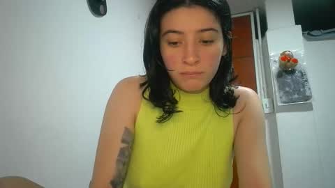 Snapshot of _genesid_dixton chatting on 01-09-26, 04:04 Mia-foster online show from 01-09-26, 04:04